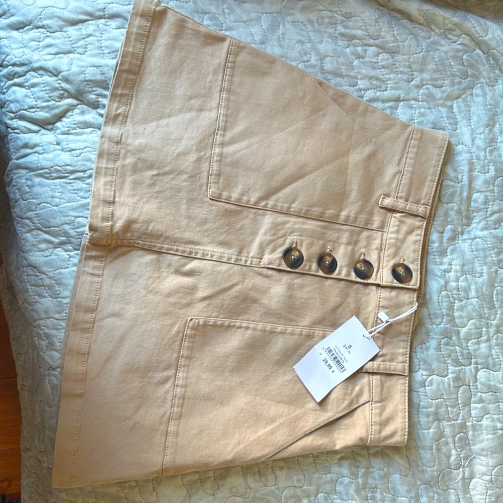 Hug & clau beige button skirt